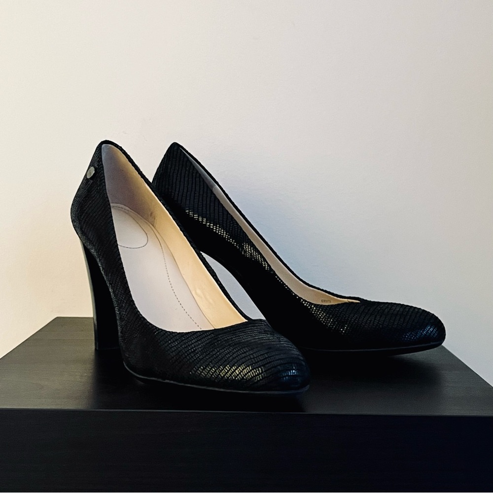 Calvin Klein Olive 2 Pumps